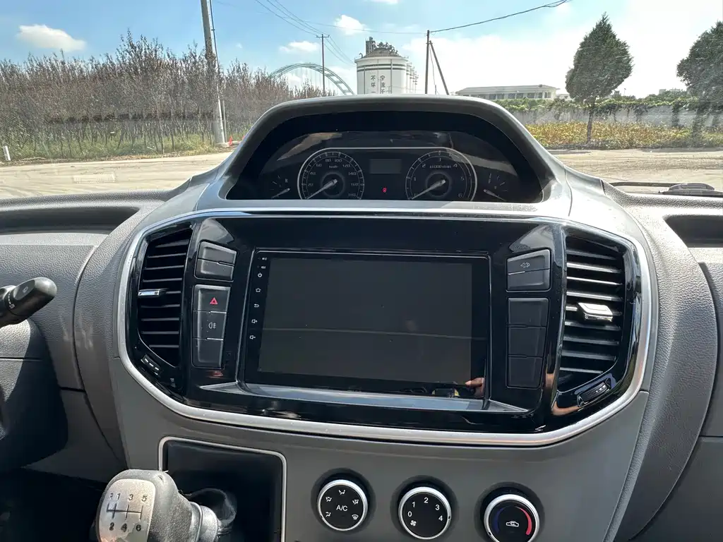 MAXUS V80 — миниатюра 14