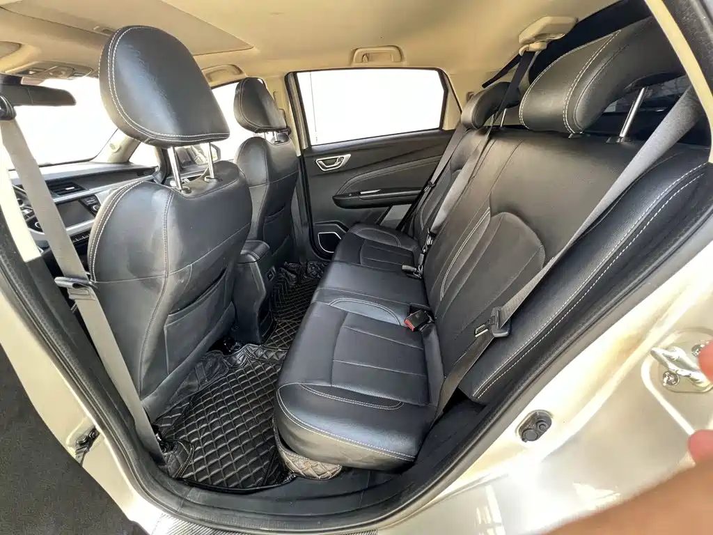 Geely Vision X3 — миниатюра 10