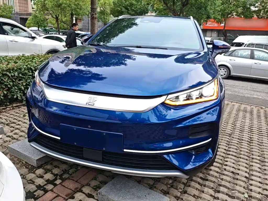 BYD Tang PHEV 2022 — фото 2