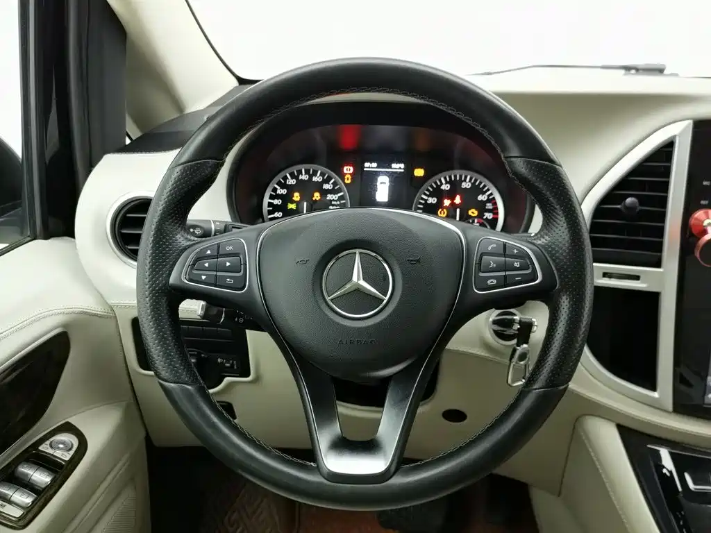 Mercedes-Benz Vito — миниатюра 11