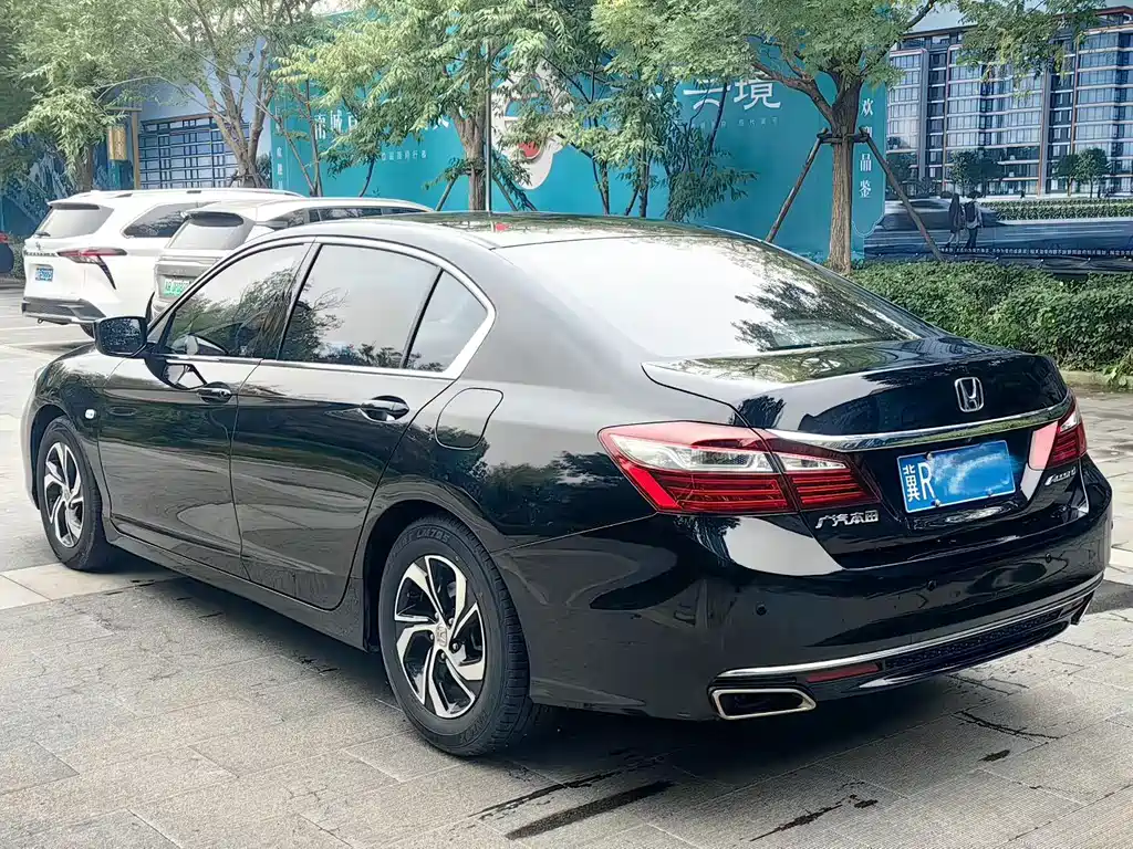 Honda Accord — миниатюра 5