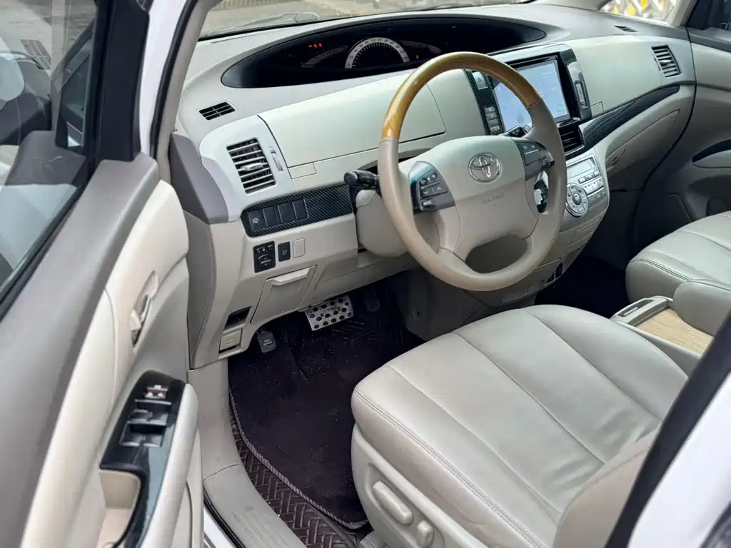 Toyota Previa — миниатюра 3