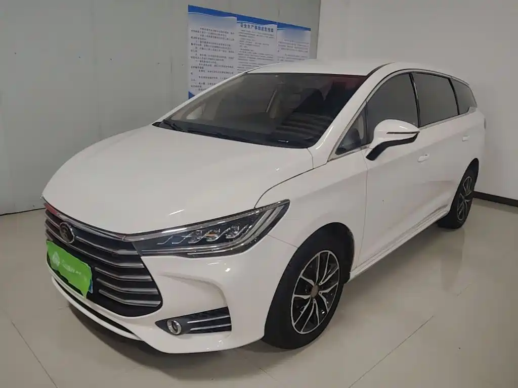 BYD MAX — миниатюра 2