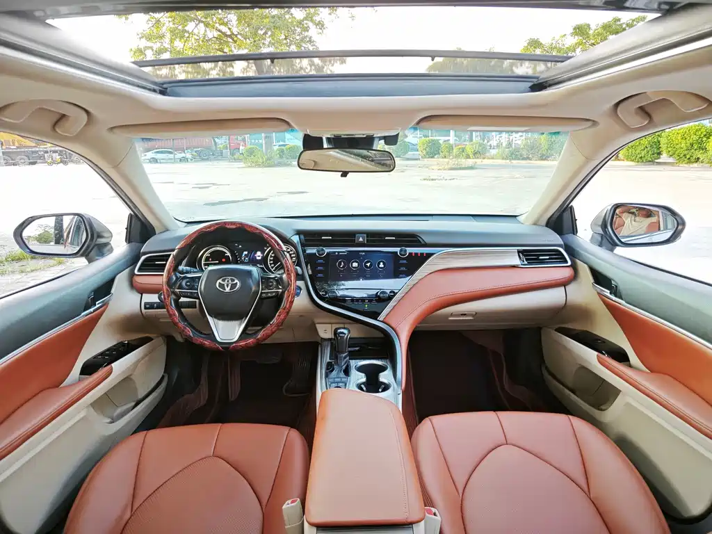 Toyota Camry — миниатюра 10