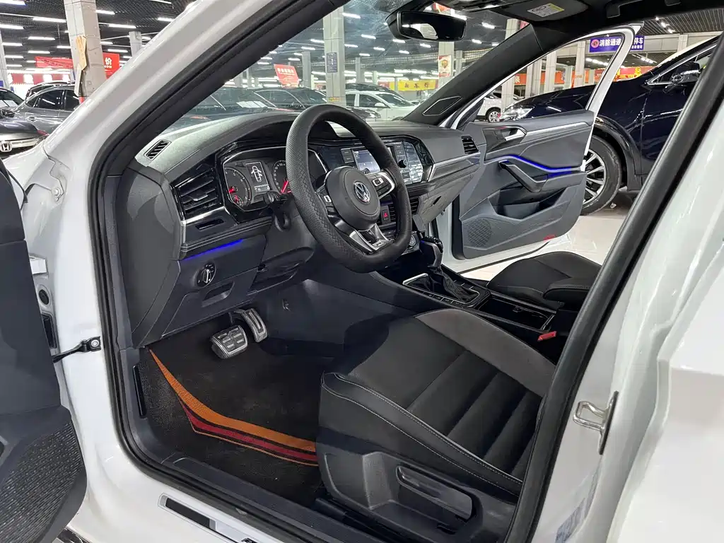 Volkswagen Sagitar 2019 280TSI DSG R-Line V