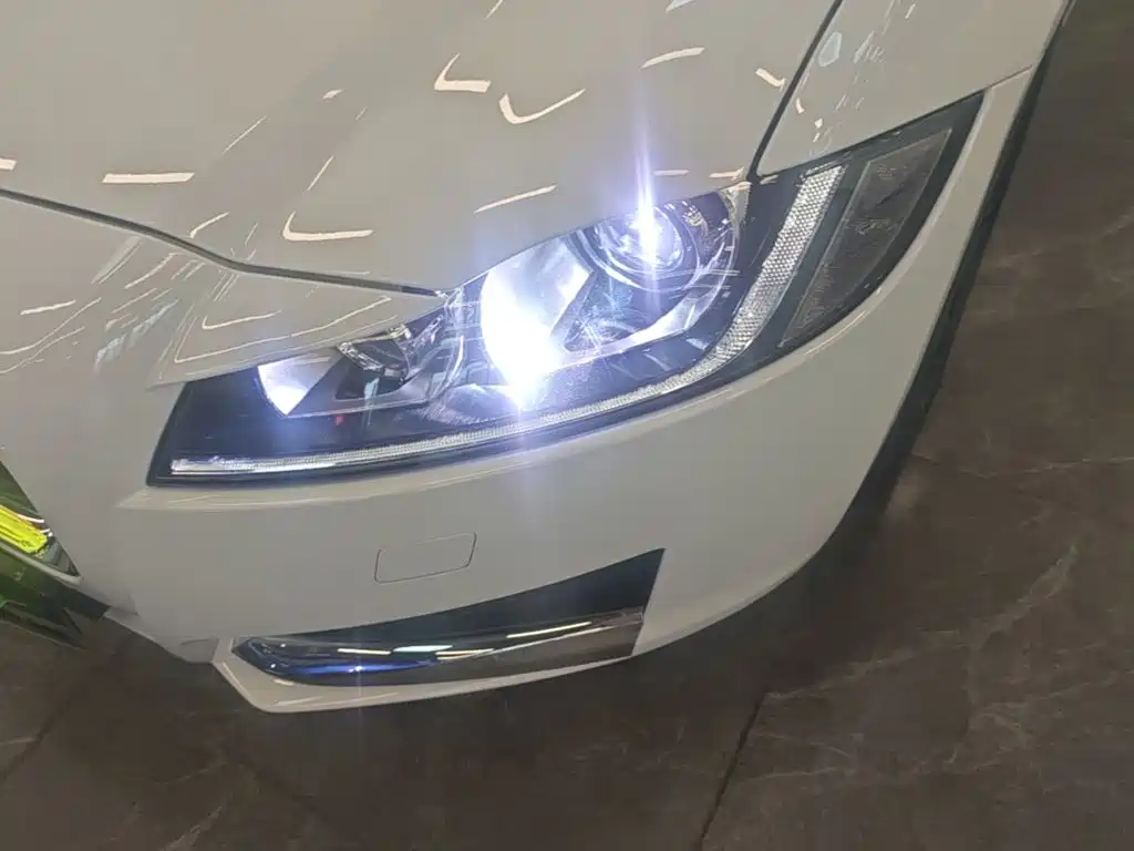 Jaguar XFL — миниатюра 24