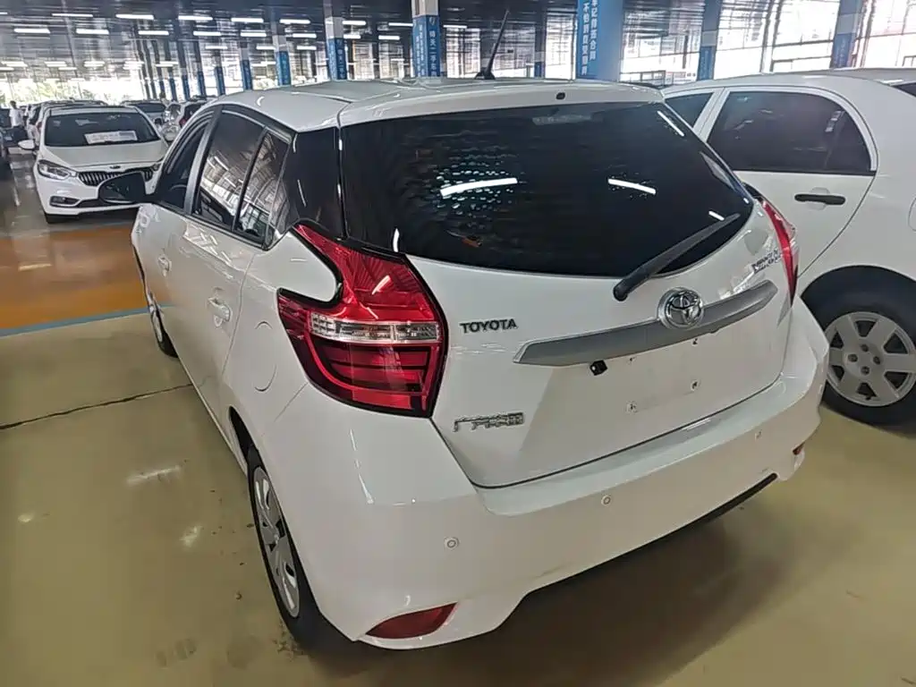 Toyota Yaris L — миниатюра 5