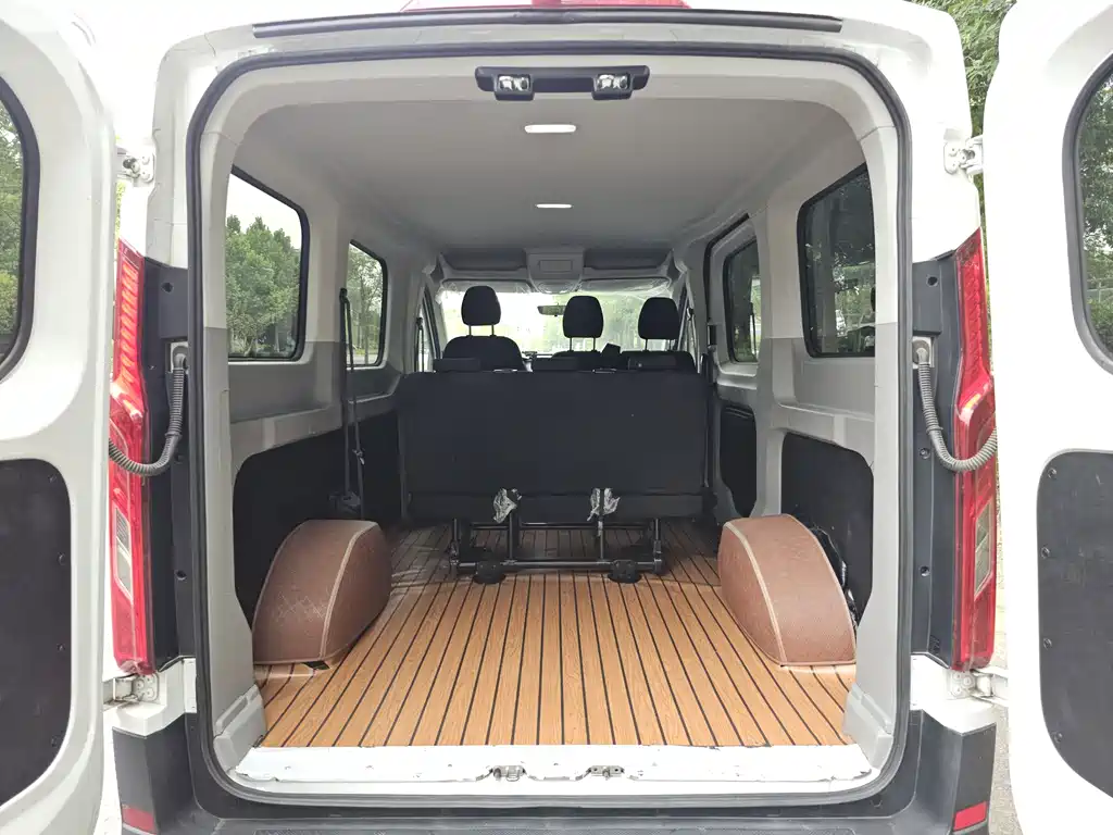 Maxus V90 — миниатюра 17