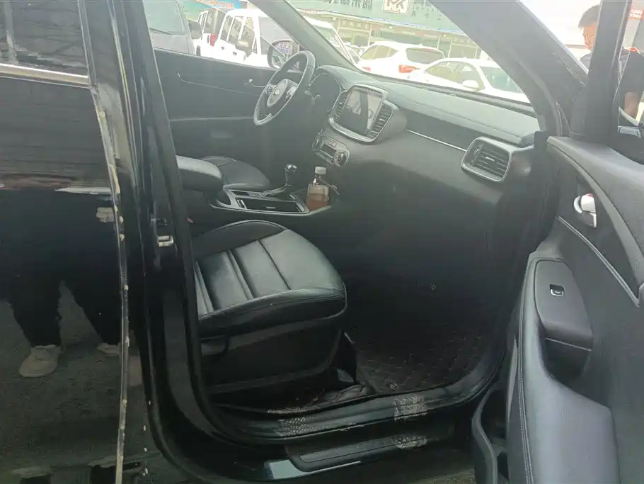 Kia Sorento 2016 L 2.4L 4WD 5 мест IV