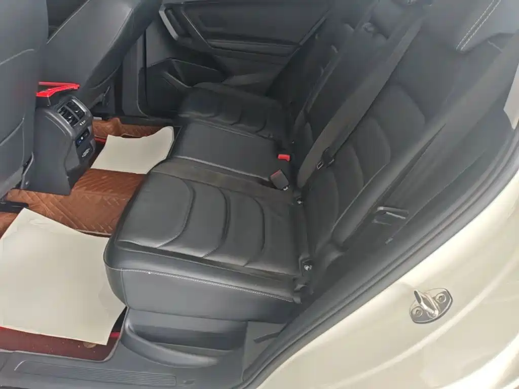 Volkswagen Tiguan L — миниатюра 17
