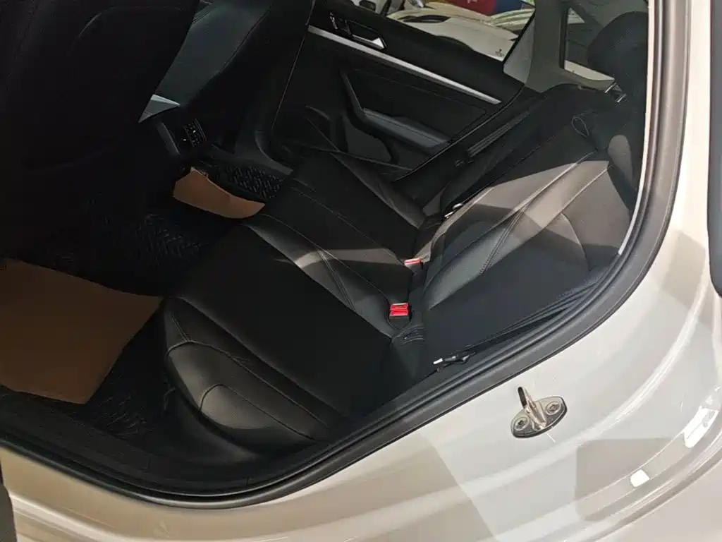 Volkswagen Lavida — миниатюра 17