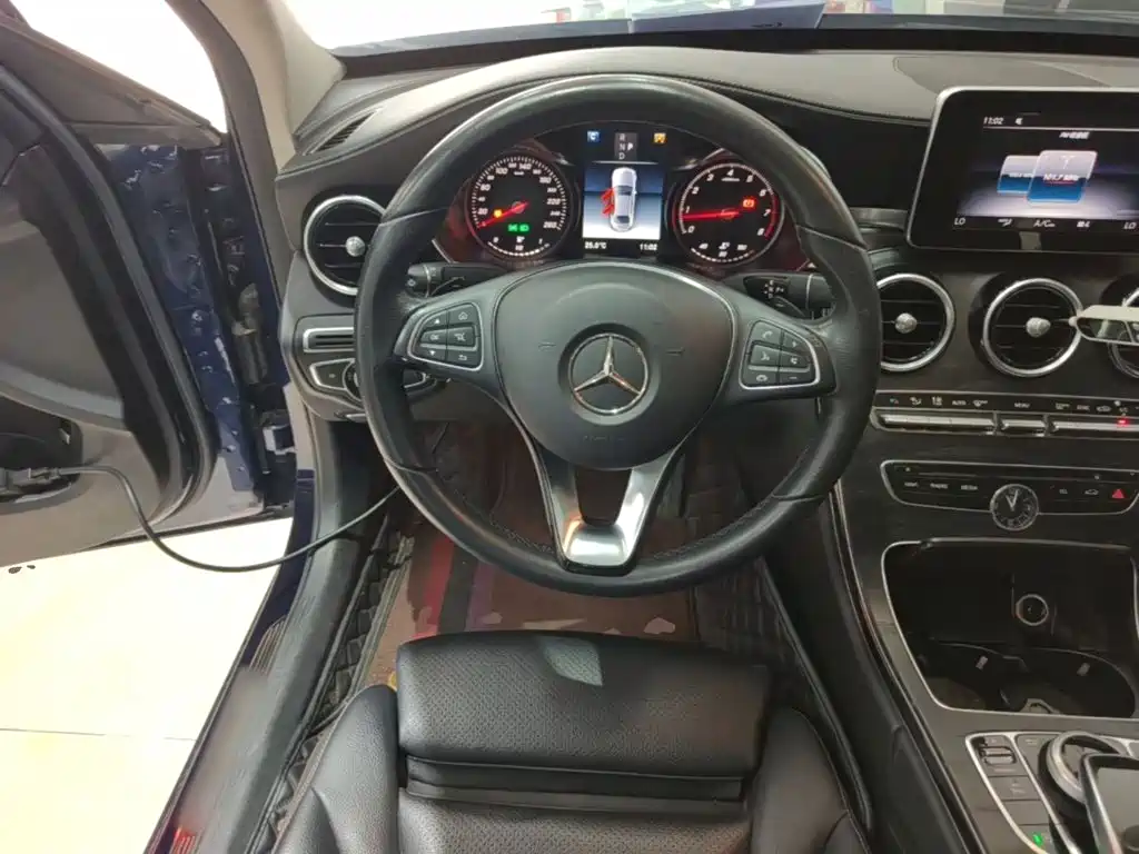 Mercedes-Benz C-Class — миниатюра 11