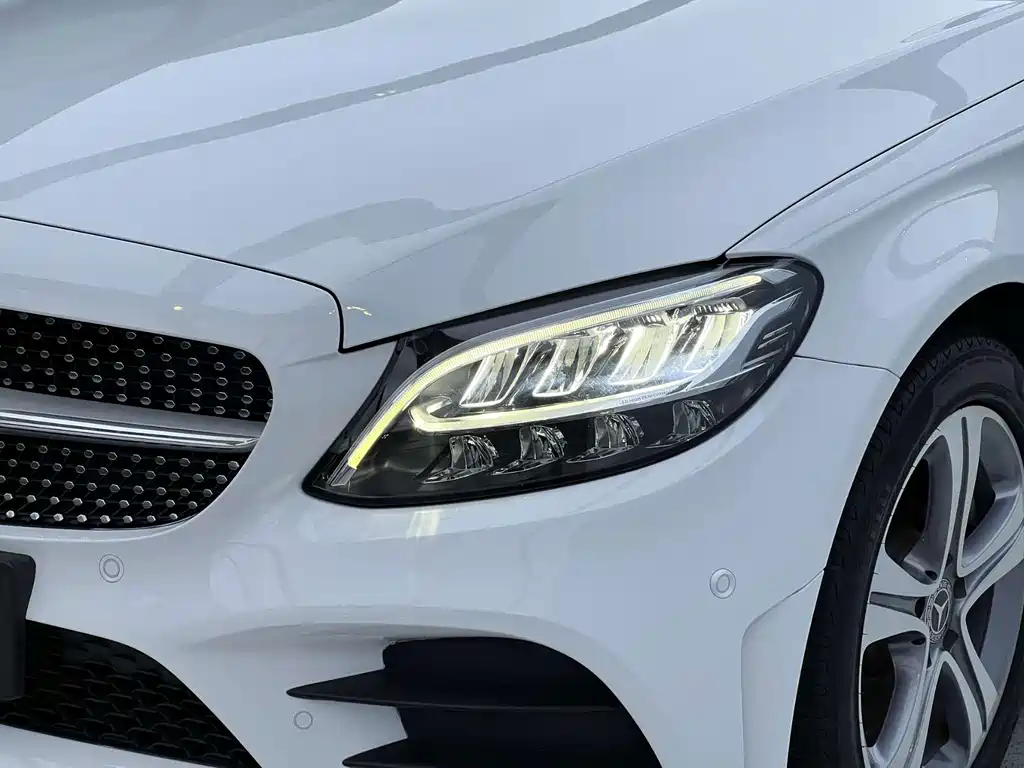 Mercedes-Benz C-Class — миниатюра 10