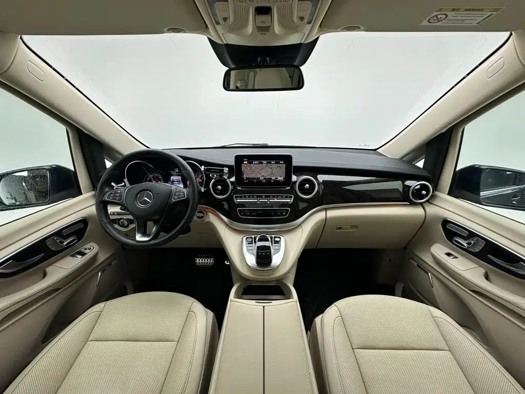 Mercedes-Benz V-Class — миниатюра 19