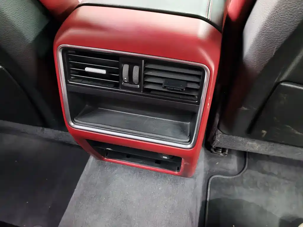 Porsche Cayenne — миниатюра 7