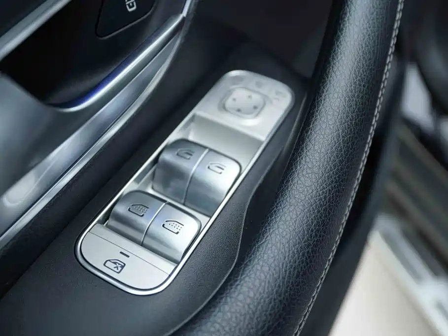 Mercedes-Benz GLS — миниатюра 9