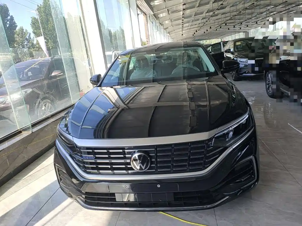 Volkswagen Passat PHEV — миниатюра 3