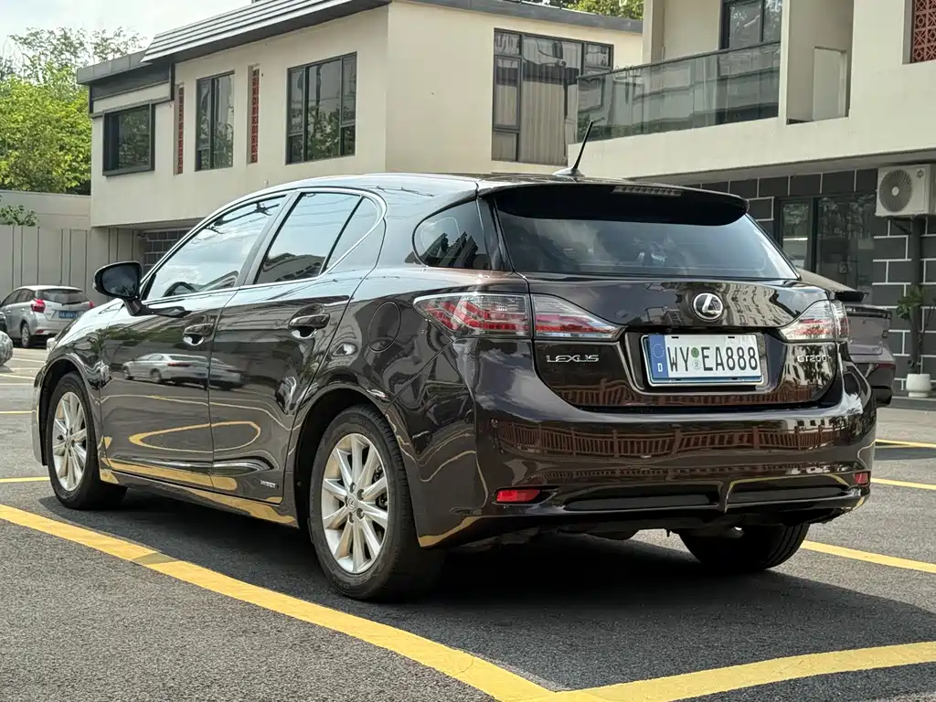 Lexus CT — миниатюра 20