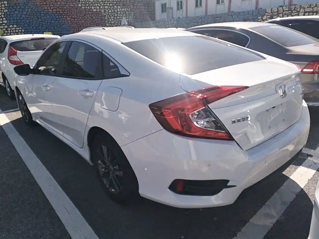 Honda Civic — миниатюра 5