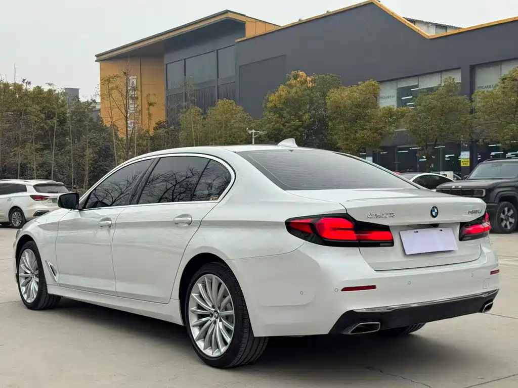 BMW 5 SERIES