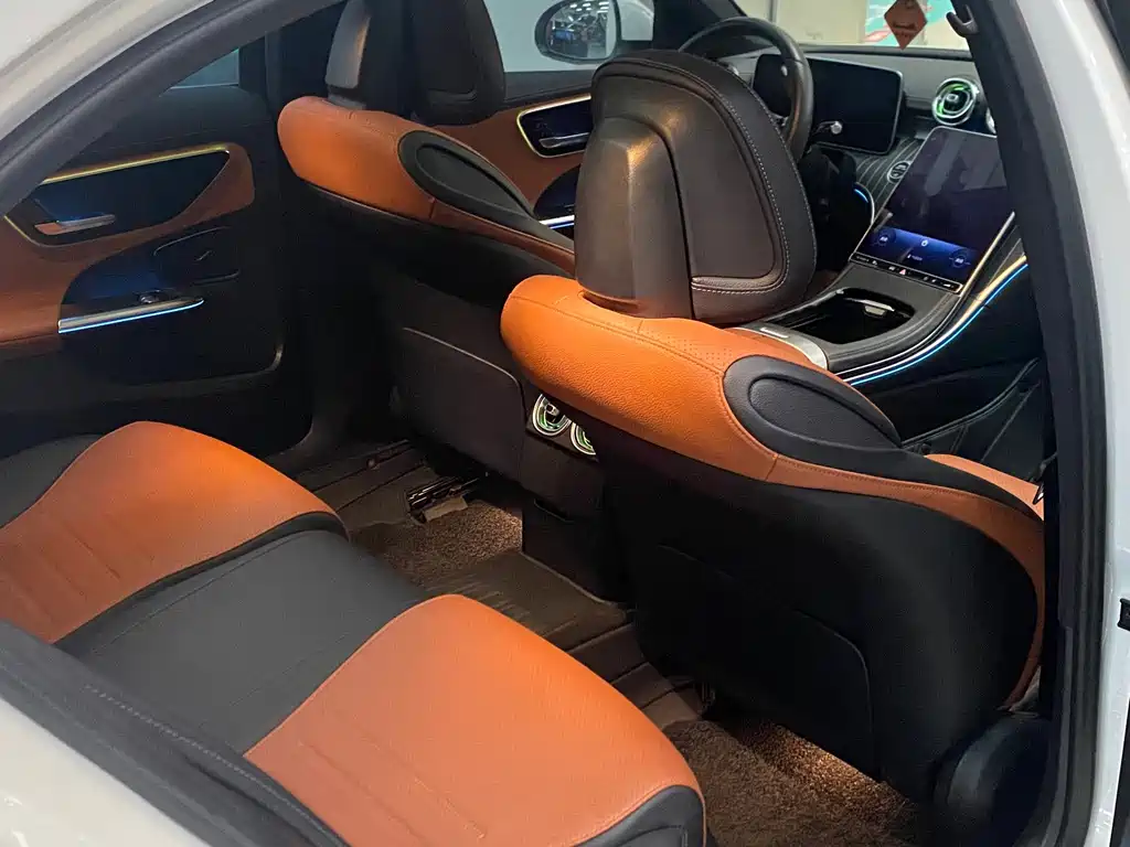 Mercedes-Benz C-Class — миниатюра 13