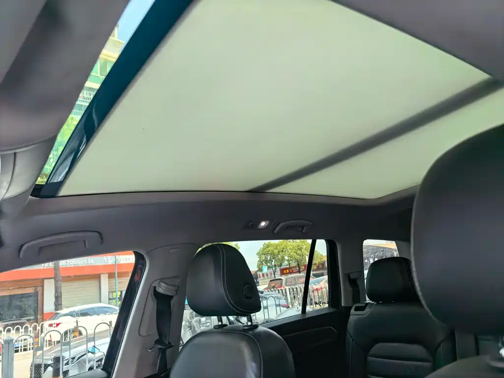 Volkswagen Teramont — миниатюра 8