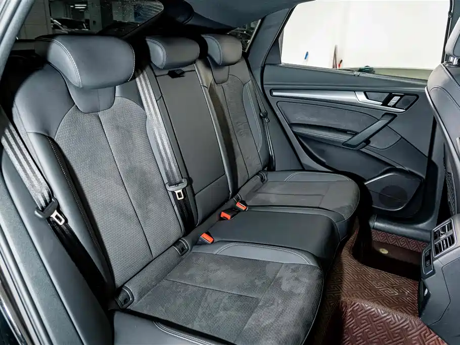 Audi Q5L Sportback — миниатюра 23