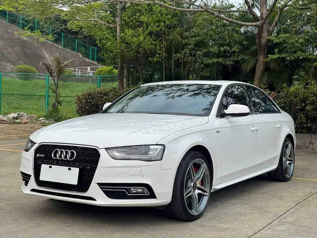 Audi A4L 2015