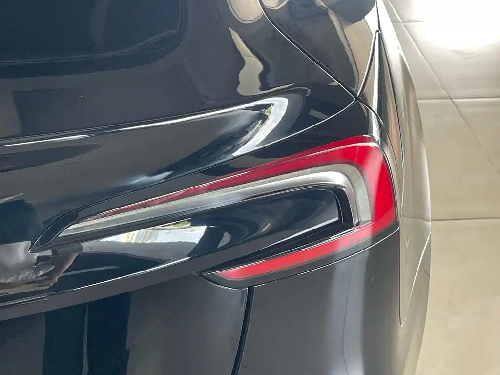 Tesla Model 3 — миниатюра 11
