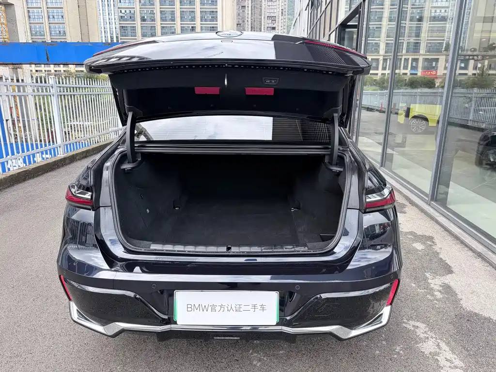 BMW i7 — миниатюра 7