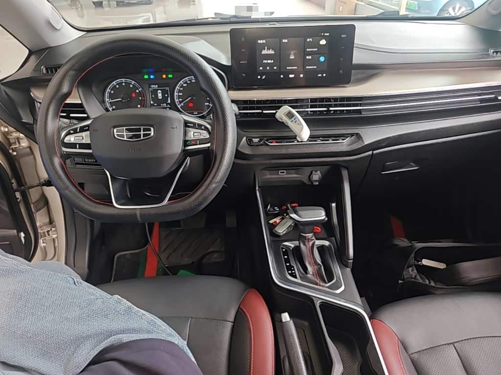 Geely Vision X3 1.5 л 2021 г. шампань/коричневый, пробег 44400 км