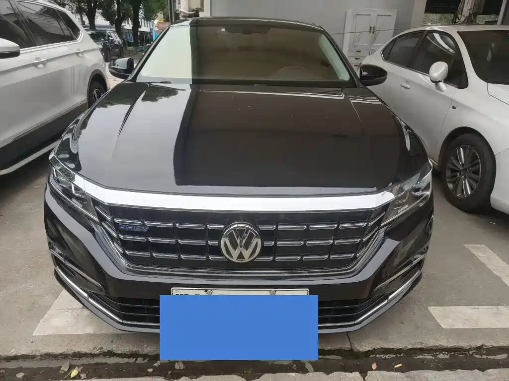 Volkswagen Passat PHEV — миниатюра 2