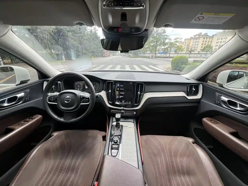 Volvo XC60 — миниатюра 10
