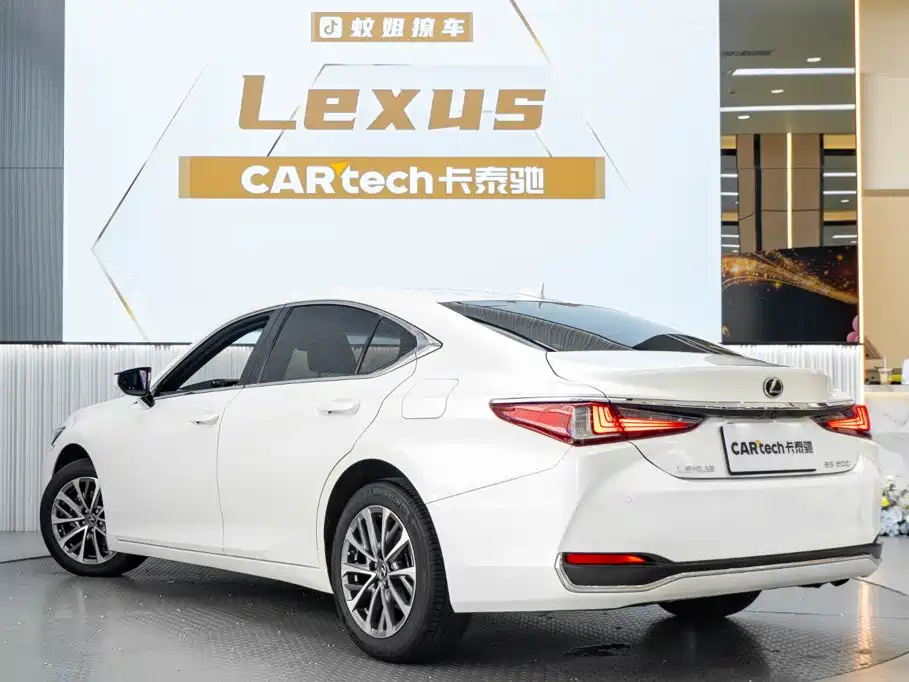Lexus ES — миниатюра 6