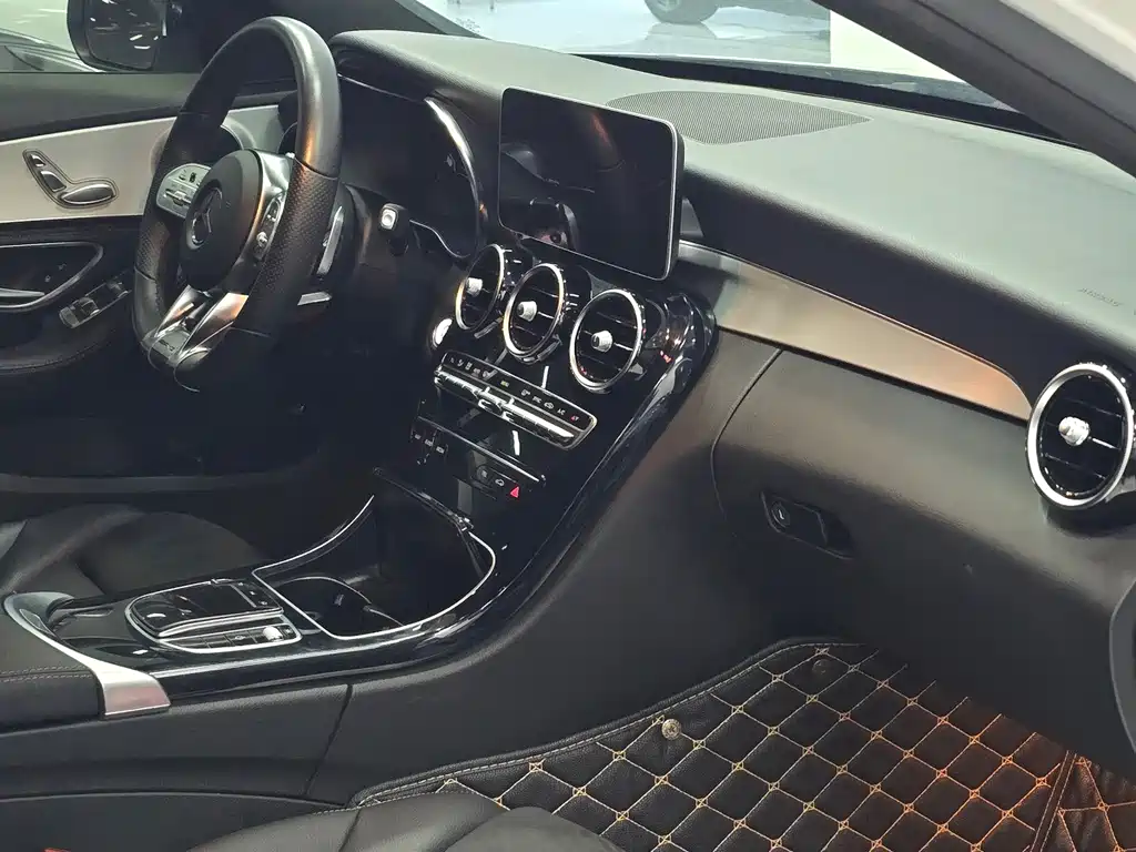 Mercedes-Benz C-Class — миниатюра 10