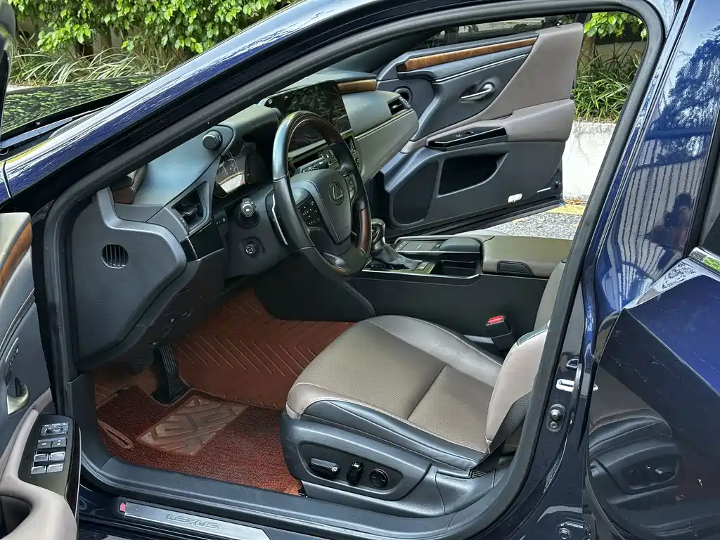 Lexus ES — миниатюра 7