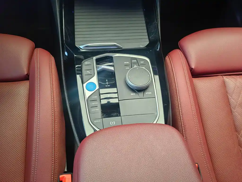 BMW iX3 — миниатюра 12