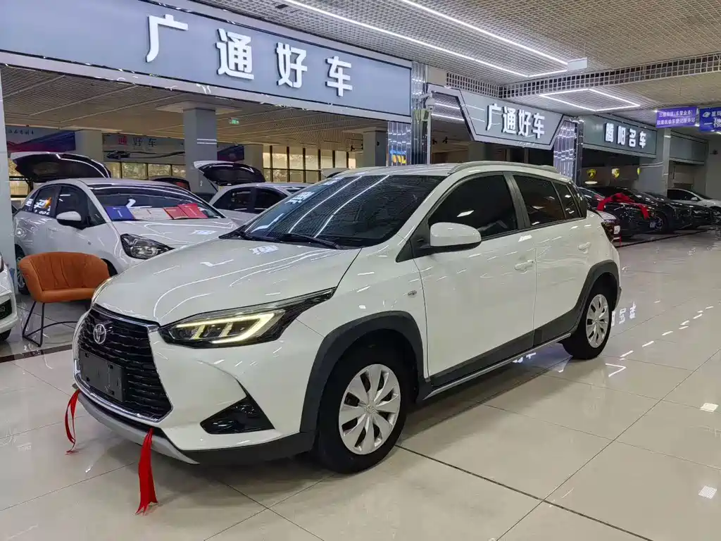 Toyota Yaris L — миниатюра 2