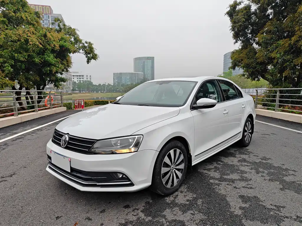 Volkswagen Sagitar 2019