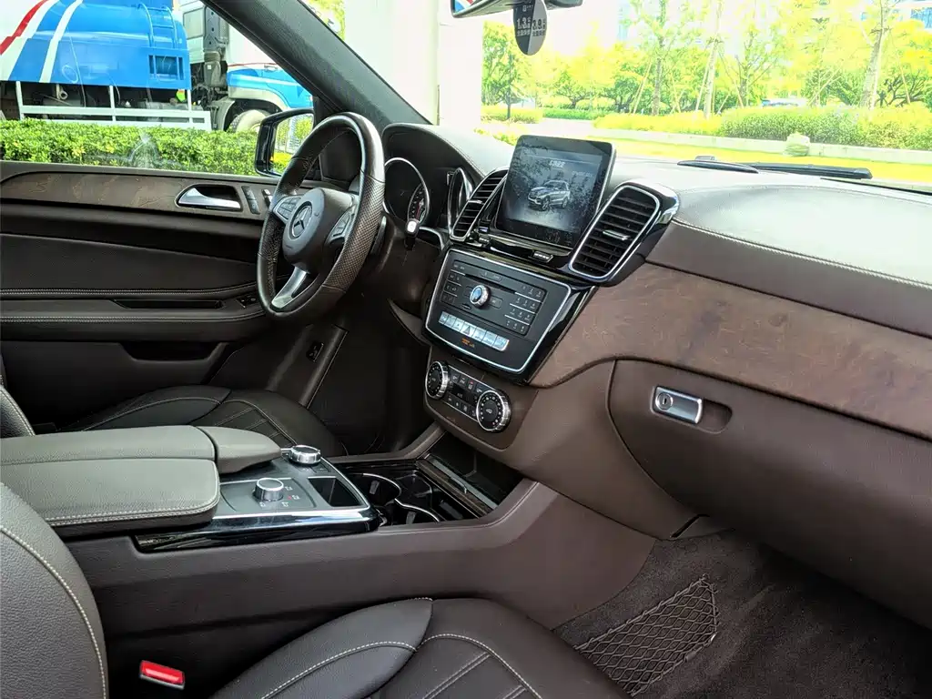 Mercedes-Benz GLE (Import) — миниатюра 6