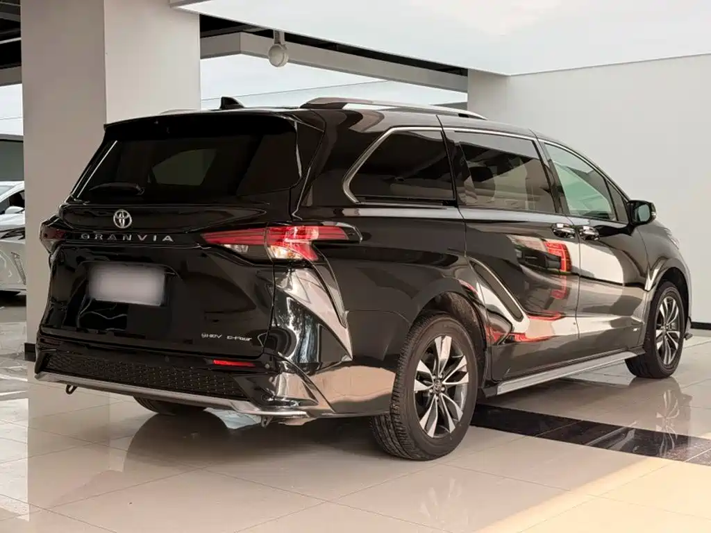 Toyota Granvia — миниатюра 24