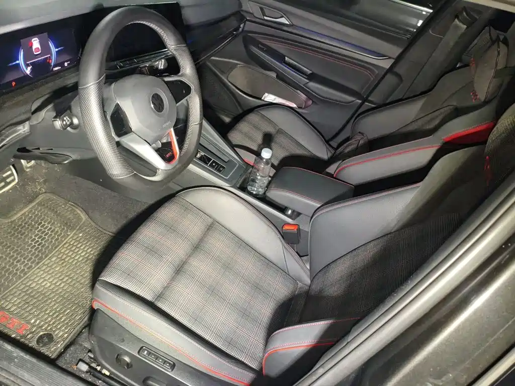 Volkswagen Golf GTI — миниатюра 16