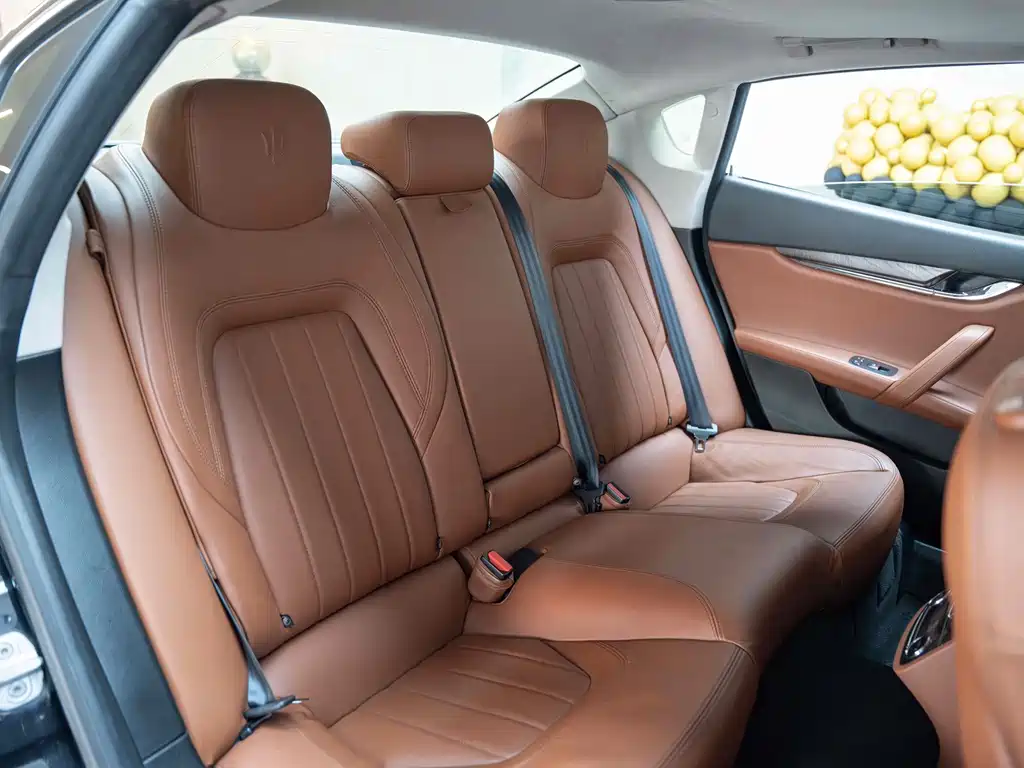 Maserati Quattroporte — миниатюра 16