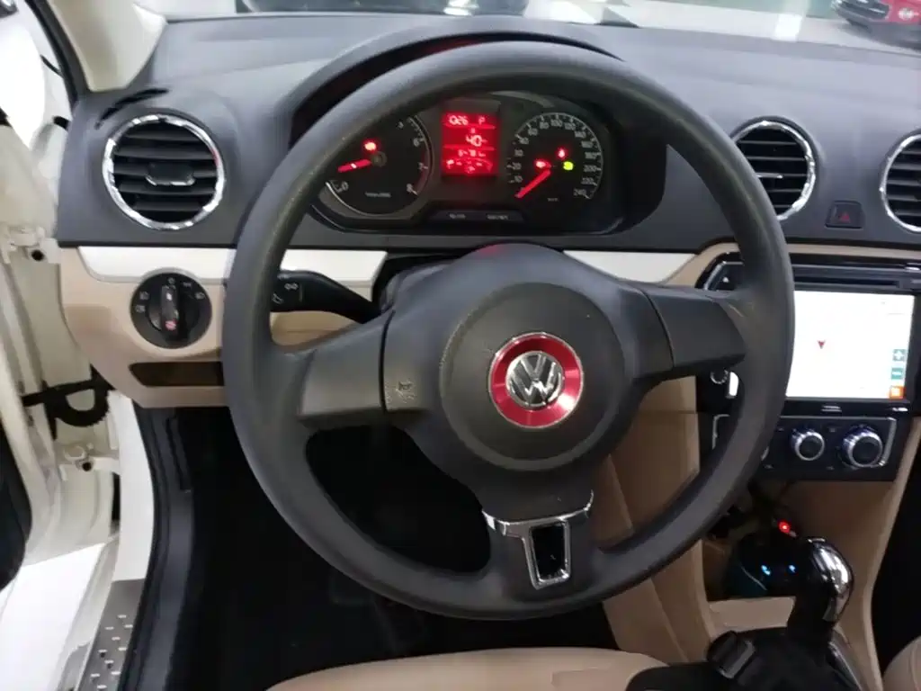 Volkswagen Jetta — миниатюра 11