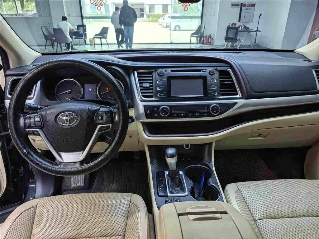 Toyota Highlander — миниатюра 6