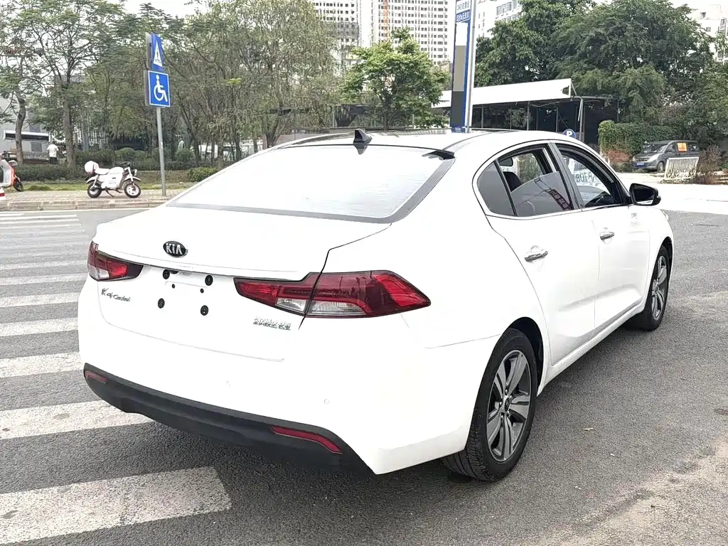 Kia K4 — миниатюра 7