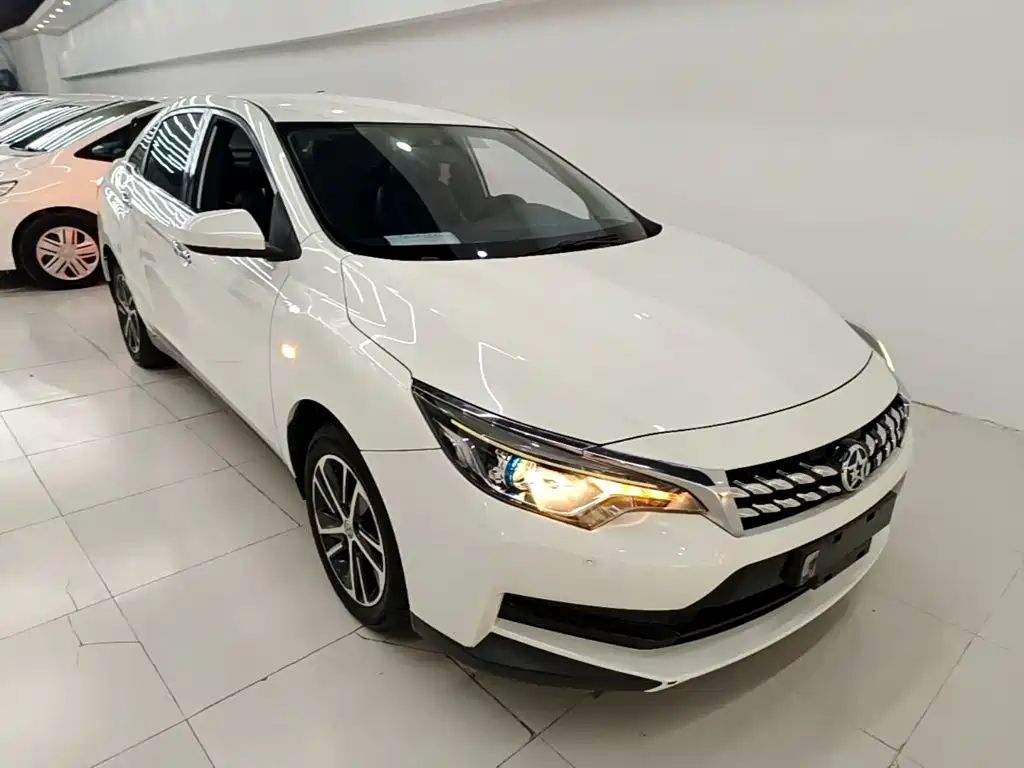 Venucia D60 — миниатюра 4