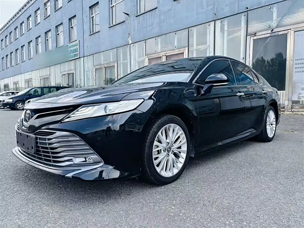 Toyota Camry 2021