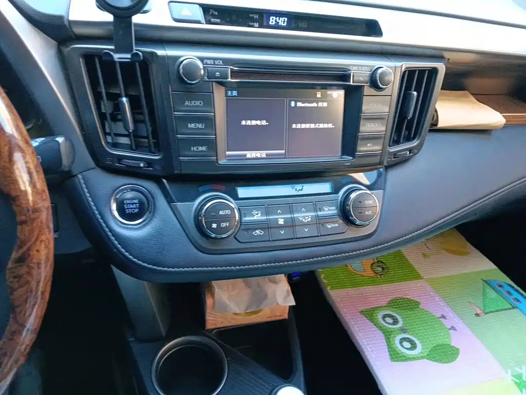 Toyota RAV4 — миниатюра 14
