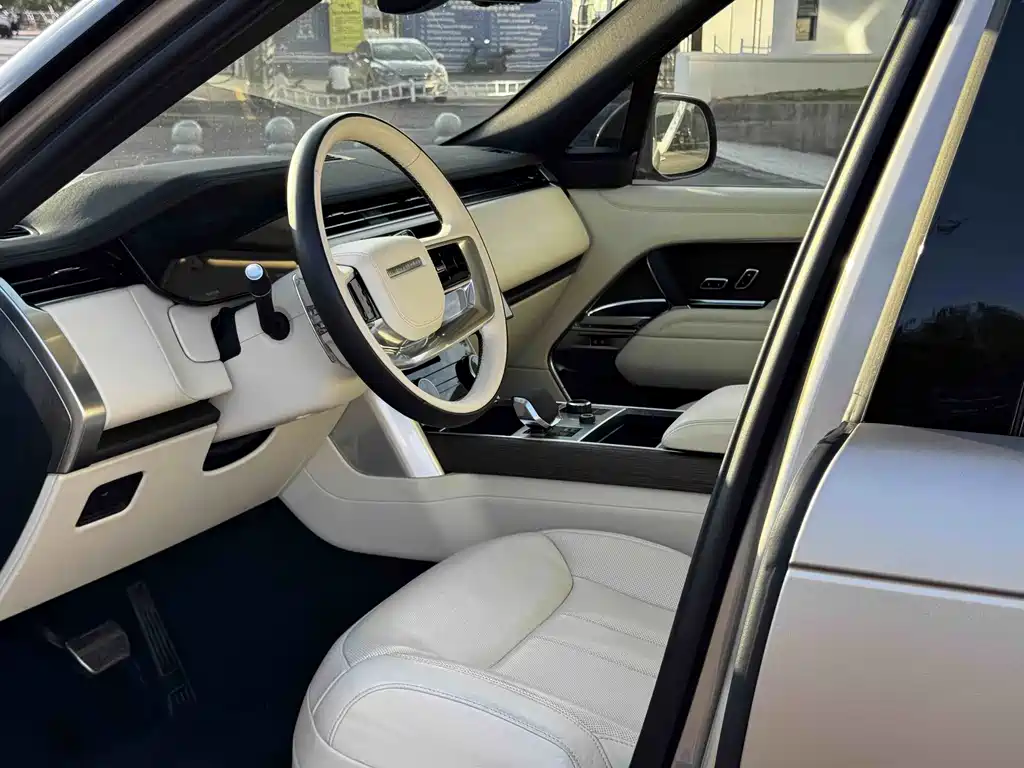 Land Rover Range Rover — миниатюра 4